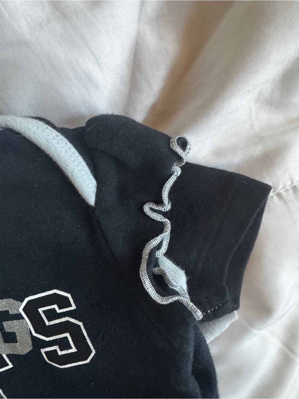 NHL LA Kings Baby Onesie with Black Trim and Gray Body - Picture 2 of 4